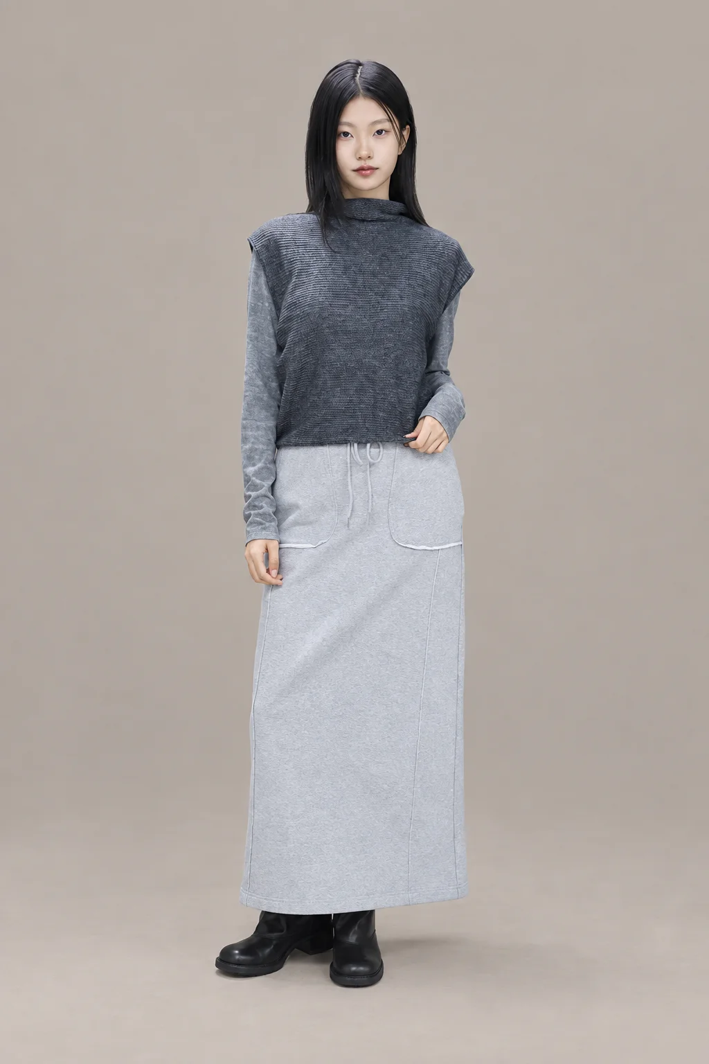 Sleeveless high neck knit 제품컷