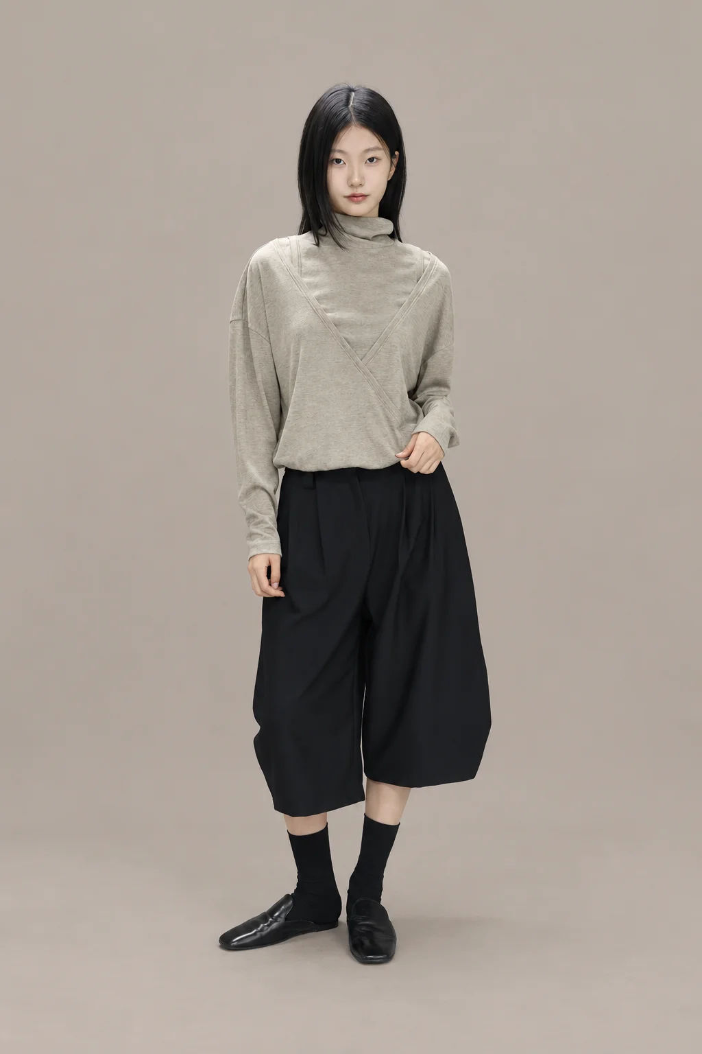 Oval capri pants 착용컷