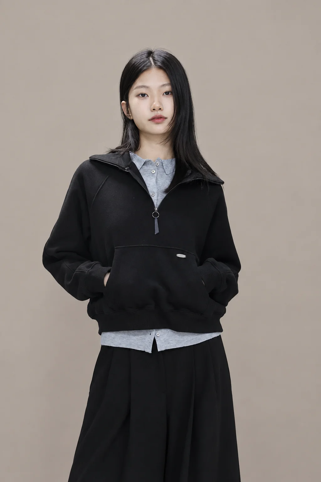 Raglan sleeves sweatshirt