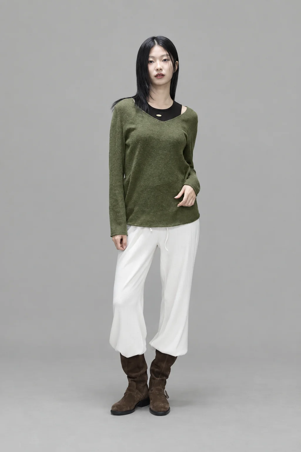 Back seam V-neck knit 제품컷